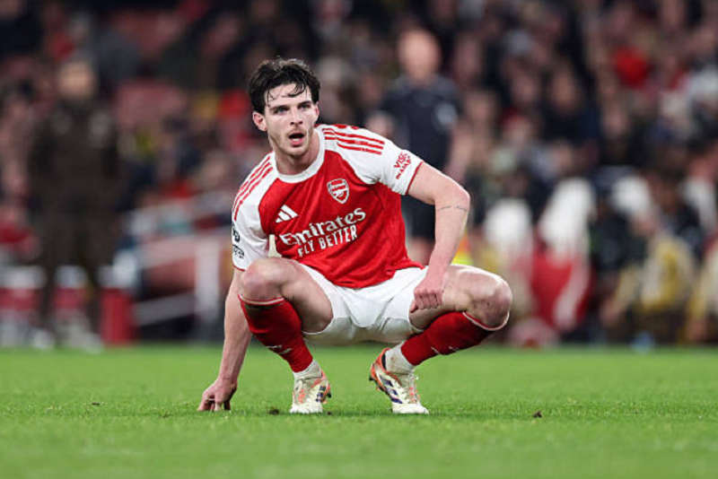 arsenal-ha-brentford-2-0-nhung-nom-nop-lo-au-chan-thuong-cua-declan-rice